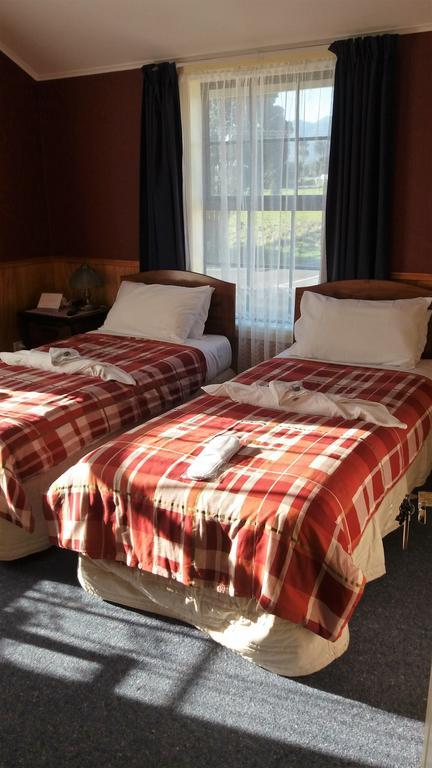 Stony River Hotel Okato Esterno foto