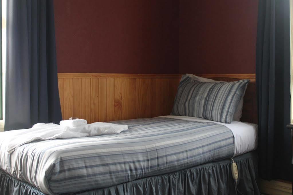 Stony River Hotel Okato Esterno foto